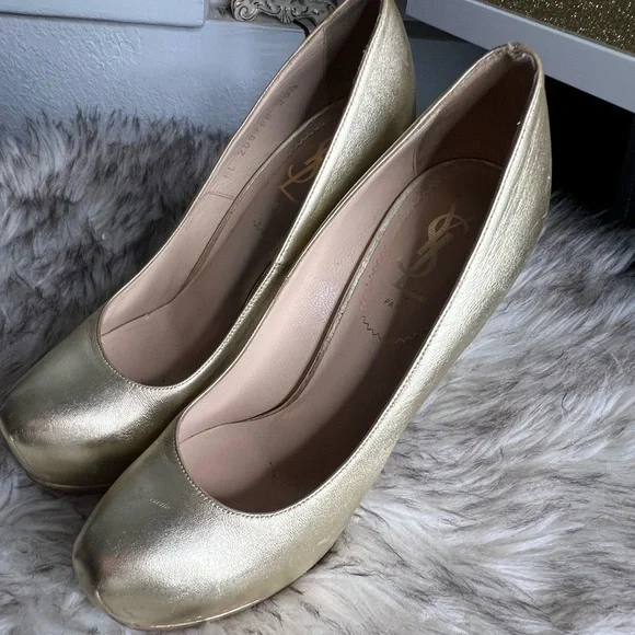 Ysl Yves Saint Laurent Gold Tribute Pump Heel - Picture 2 of 9